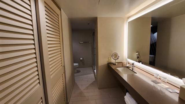 Renaissance Austin Hotel - >Ivan W</a>