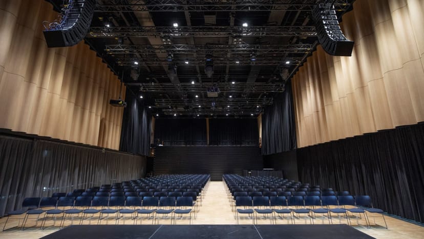 MUNCH Festsal event space: rigging, seating, AV