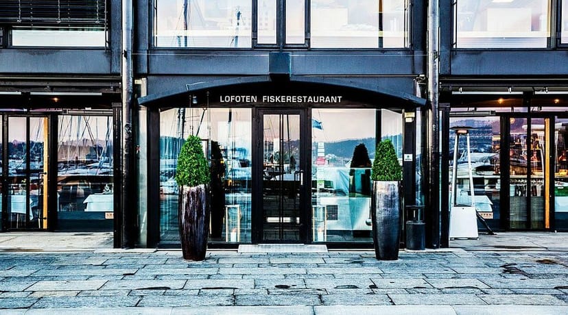 Lofoten restaurant: upscale waterfront event, fine dining
