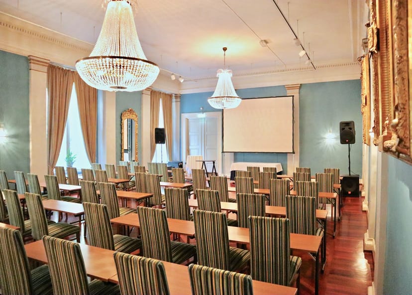 Gamle Logen Strangersalen meeting lecture AV