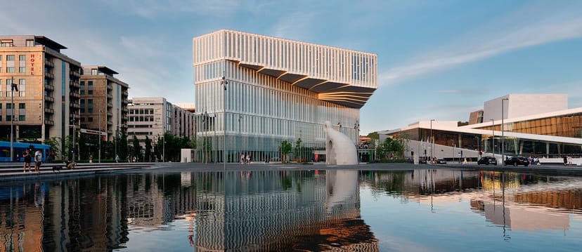 Modern Deichman Bjørvika venue, water feature, corporate events, conference