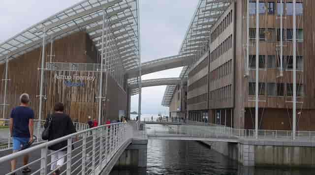 Kiefer Hall Astrup Fearnley: modern museum venue, waterfront conference.