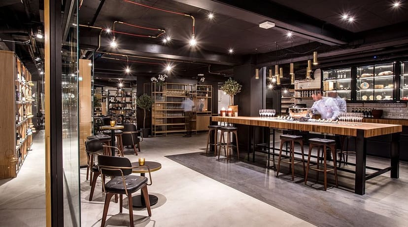 Chic bar, modern cafe, cocktail reception, corporate dinner.