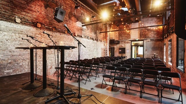 Boksen Oslo: Industrial event stage, brick, presentation, gathering