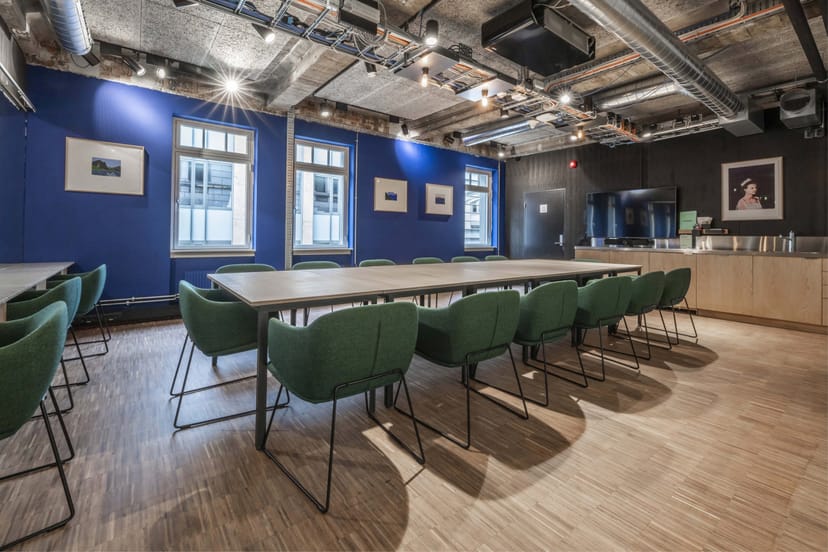 Sentralen meeting room, projector, presentations, workshops