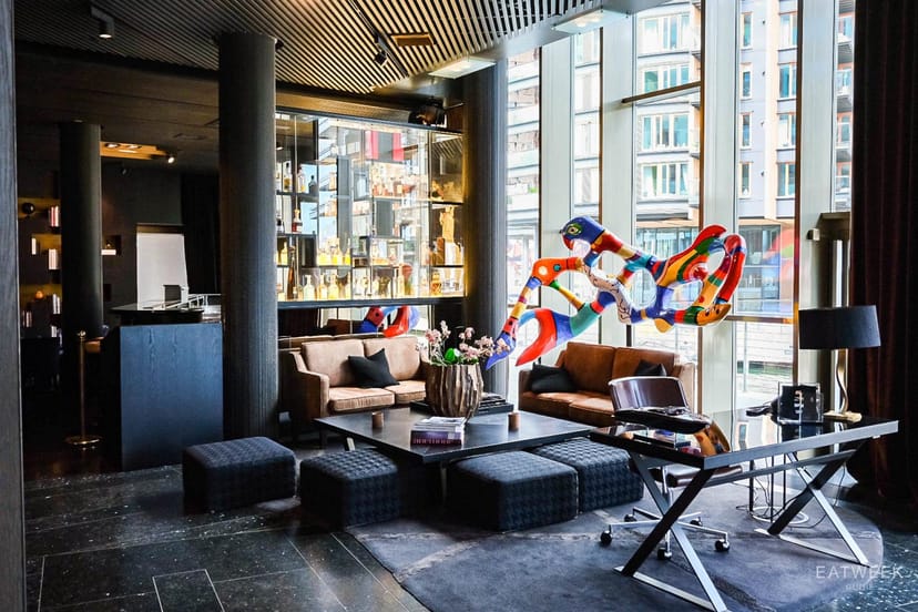 Stylish lounge at THE THIEF, ideal for networking and informal meetings with modern decor.