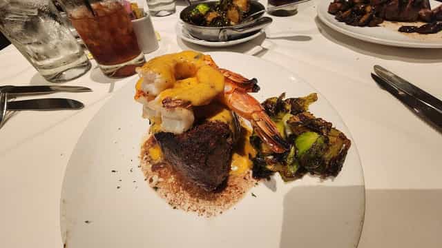 Fleming's Prime Steakhouse & Wine Bar - >robert squyres</a>