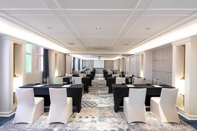 Mövenpick meeting room, classroom setup, corporate training, conference