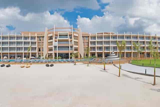 Ramada Dar beachfront Kilimanjaro, incentive banquet retreat