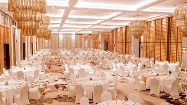 Almasi ballroom