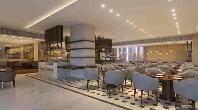Modern Johari Rotana restaurant: upscale events, dining, cocktails