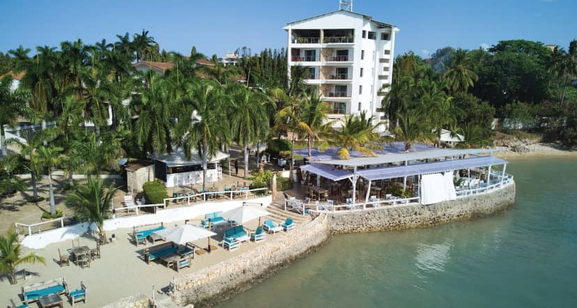 Coral Beach Hotel Dar es Salaam: Beachfront banquet, event venue