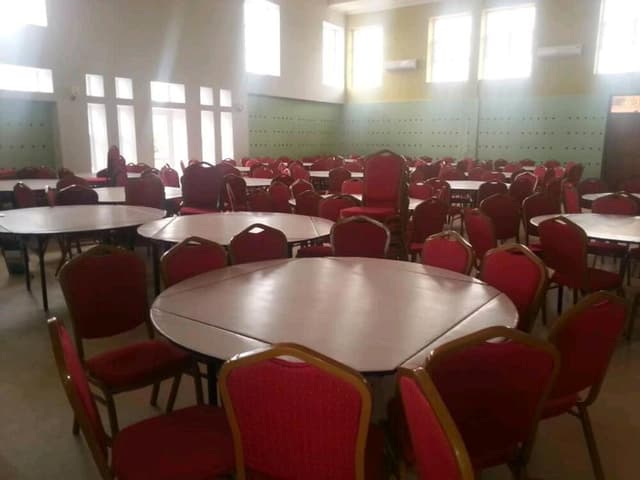Hall Red