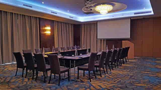 TZ Venue boardroom, horseshoe layout, corporate meeting, executive event