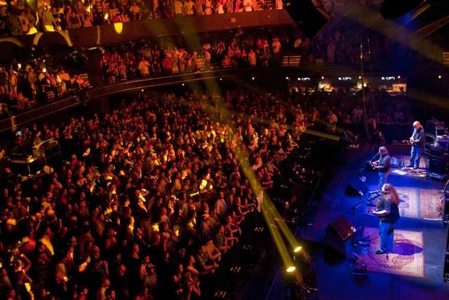 Live music venue, tiered seating, corporate event, awards ceremony