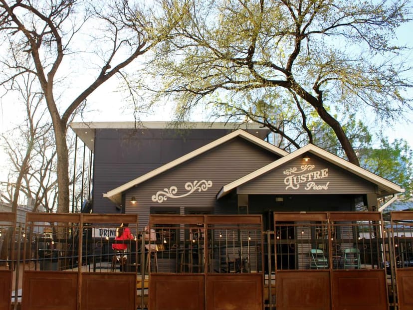 Lustre Pearl patio bar, modern, cocktail reception