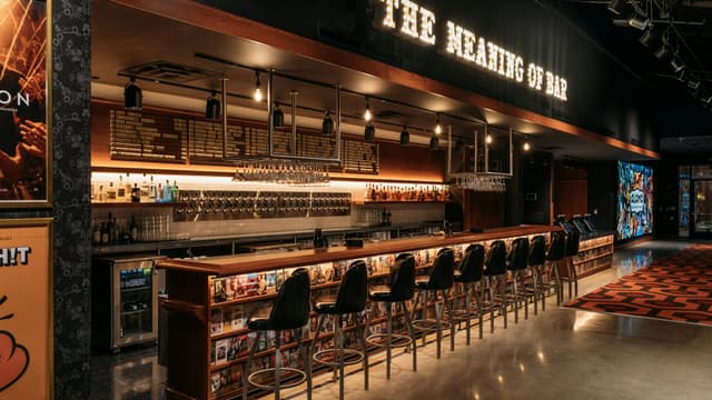 Cocktail bar