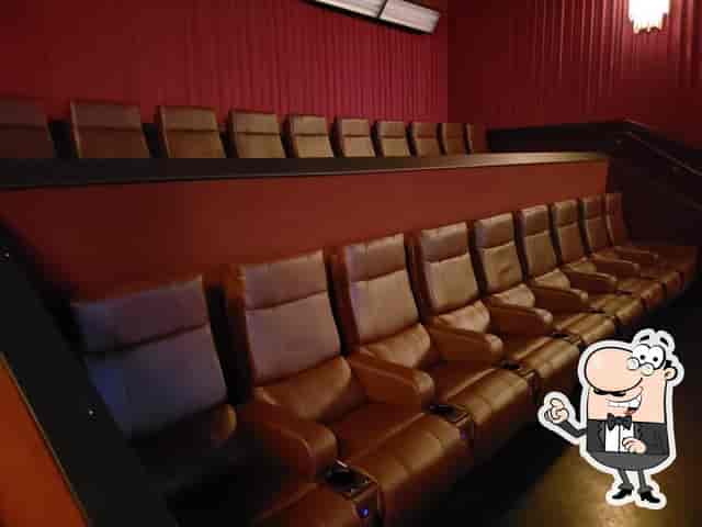 Cinemark Hill Country Galleria, Bee ...