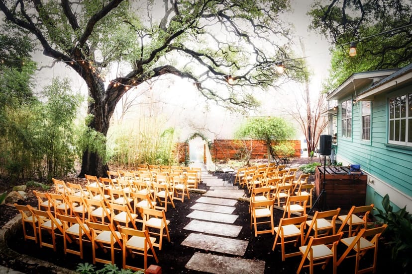 Outdoor wedding ceremony, charming cottage, intimate event