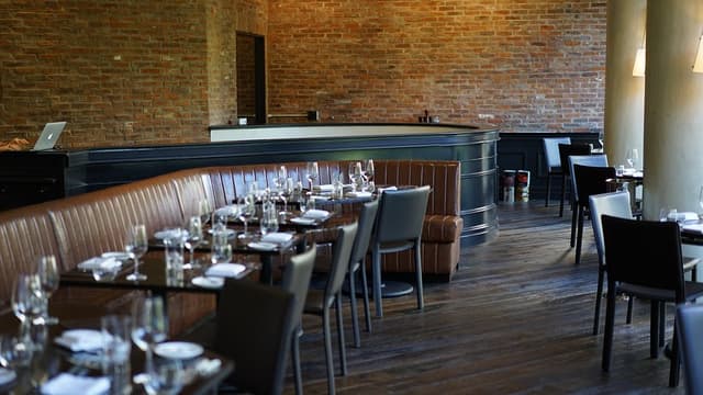 Bar & Lounge