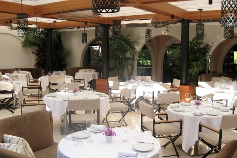 Wolfgang Puck patio reception, intimate seating