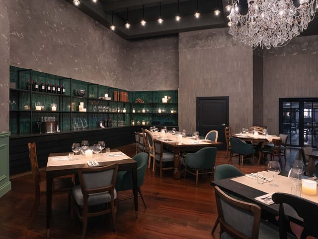 DB Brasserie private dining room, intimate bar