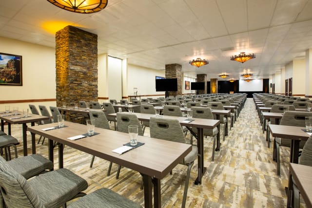 Westgate conference banquet room, AV, natural light, corporate event