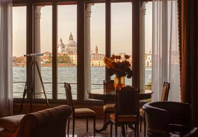 Venetian room