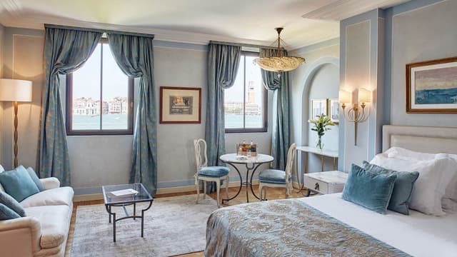Venetian room