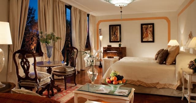 Venetian room