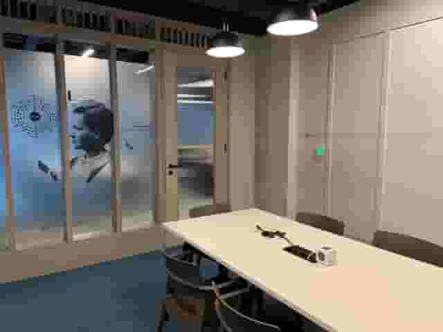 Marie Curie - Meeting Room