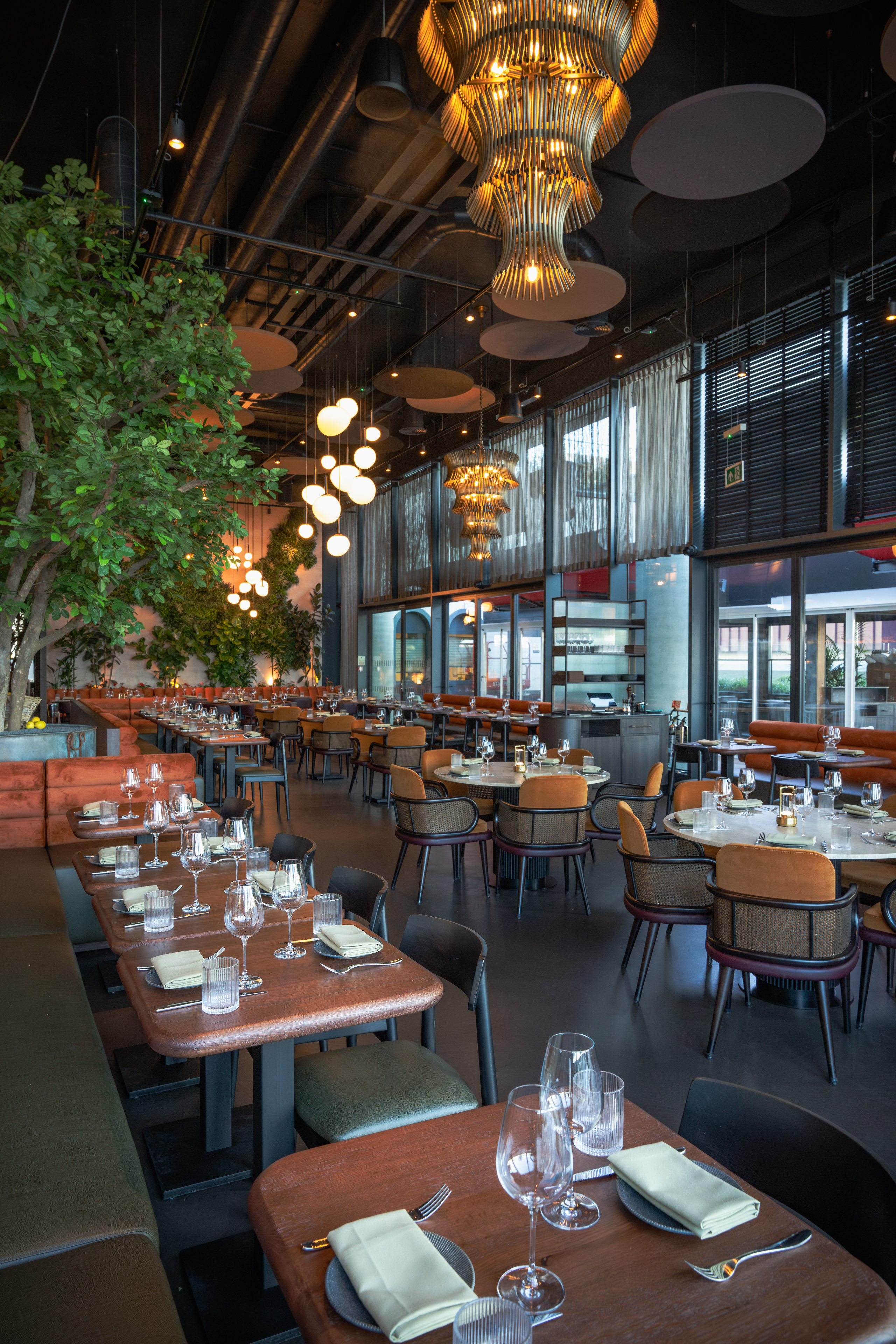 Iris Hall at HERA Restaurant: elegant dining space for events and gatherings. - Banner
