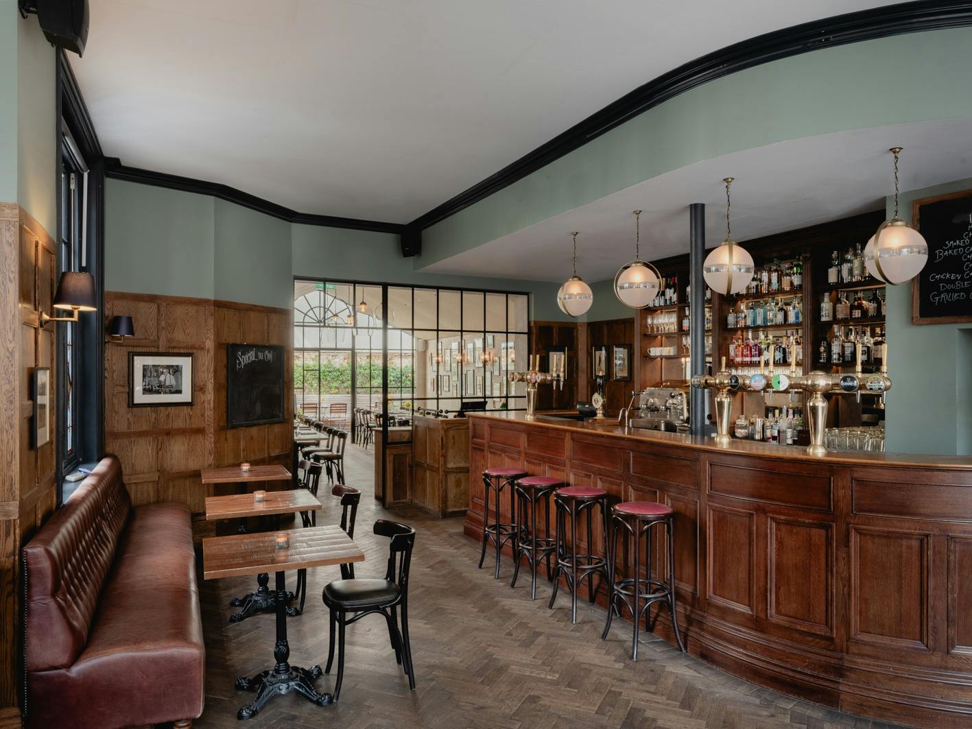 The Coach Clerkenwell - Pub & Dining image 1