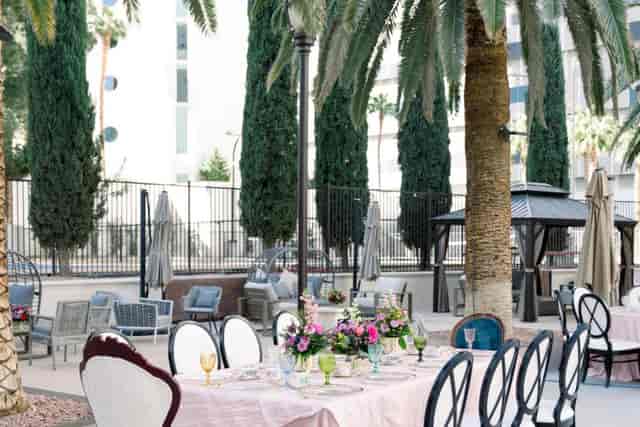 Stirling Club Veranda: Elegant Patio Wedding Reception Venue