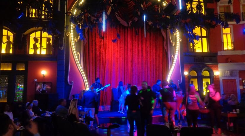 Le Caberet - All You Need to Know ...