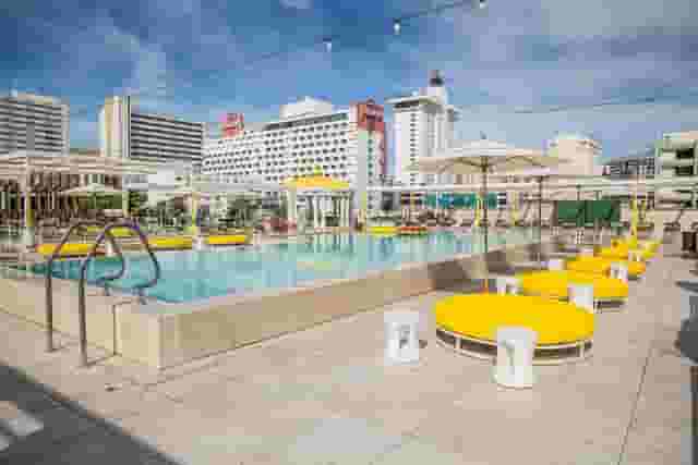 Citrus Grand Pool Deck