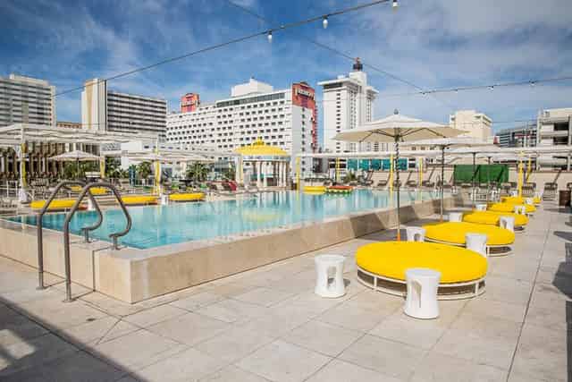 Citrus Grand Pool Deck