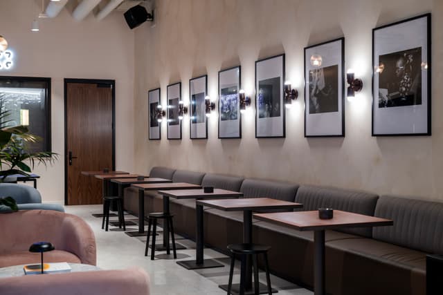 Qube Elephant Lounge & Bar
