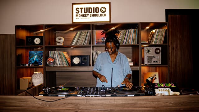 Qube Elephant Lounge & Bar