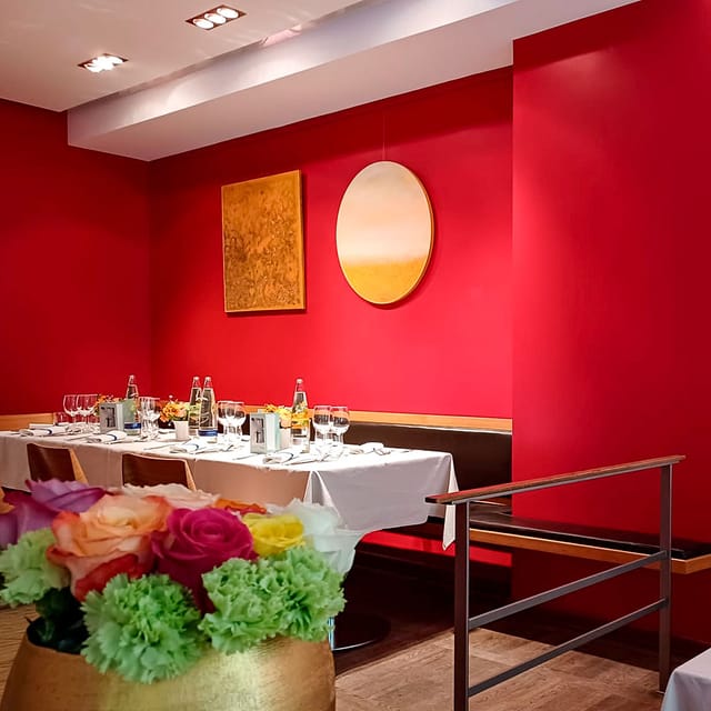 Ristorante Tiziano: Red walls, floral, tasting menu, private dining