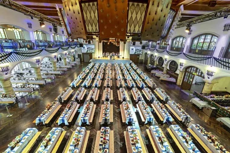 Löwenbräukeller ballroom, gala, corporate event, blue linens