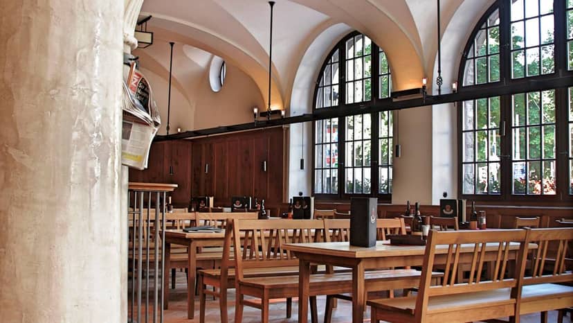 Paulaner Brauhaus banquet, natural light, event space