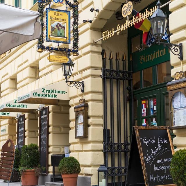 Biergarten im Innenhof