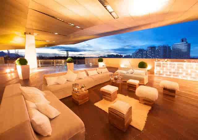 BMW Welt rooftop lounge, modern bar, cocktail reception, networking