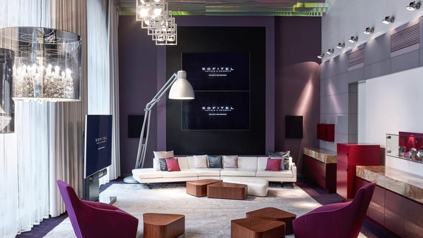 Modern Munich lounge, cocktail reception, networking event