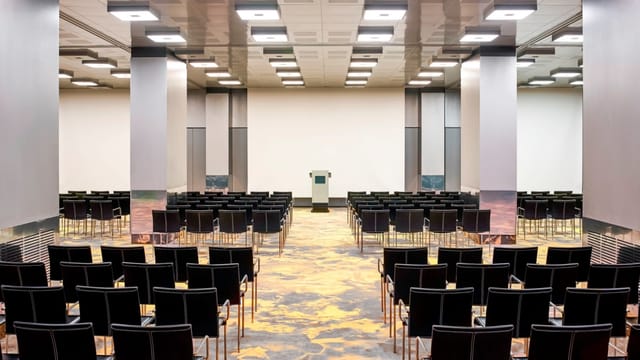 Munich keynote ballroom presentation
