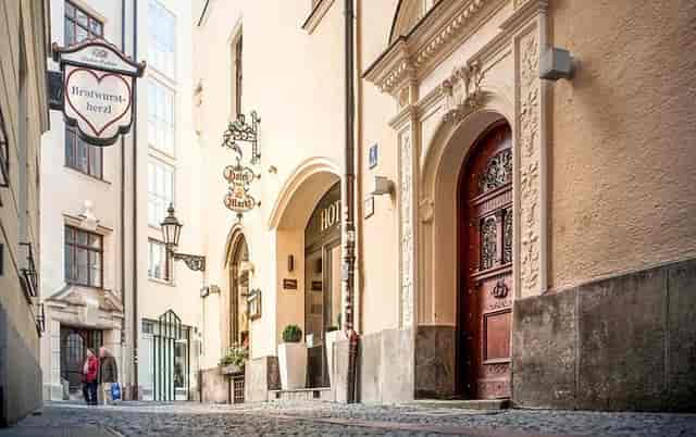 Munich historic hotel event alleyway