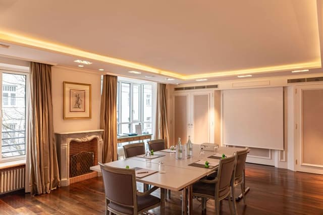 Salon Merkur