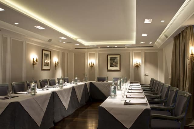 Salon Merkur