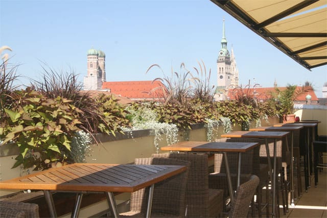 Deutsche Eiche rooftop suite, city views, networking, cocktail reception